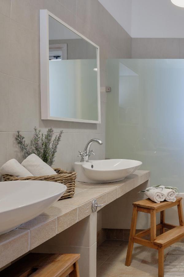Little Bird Lesvos Aparthotel 3*
